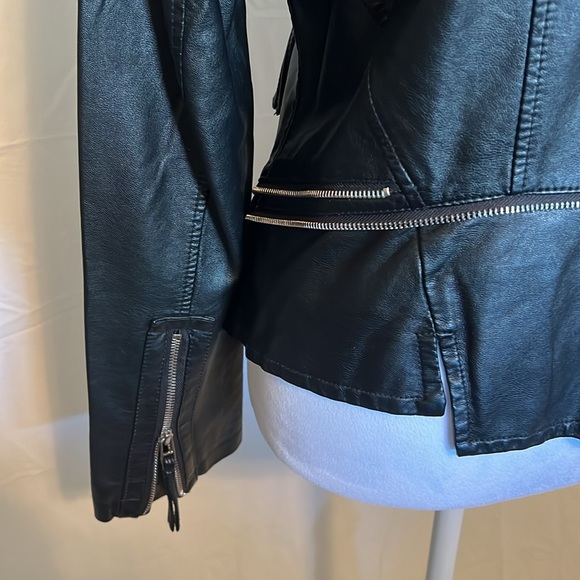 Leather faux black biker jacket tailored fit size XL - Picture 4 of 9